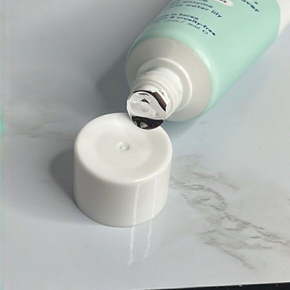 🌟$10 THE CRÈME SHOP Jelly Mylk Double Cleanser - Picture 3 of 3